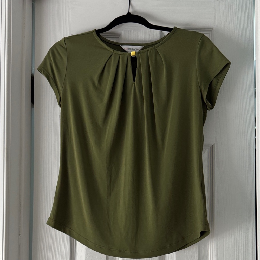 Liz Claiborne Olive Short Sleeve Top